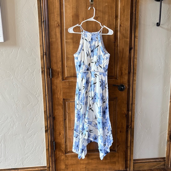 Floral Blue Summer Dress - Picture 2 of 6